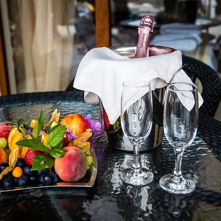 Otel The Vineyards Boutique & 4*