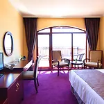 The Vineyards Boutique & מלון 4*