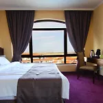 The Vineyards Boutique & מלון 4*