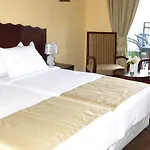 The Vineyards Boutique & מלון אהלוי