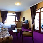 מלון The Vineyards Boutique & 4*
