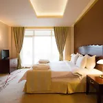 מלון The Vineyards Boutique & 4*
