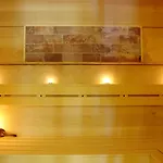 The Vineyards Boutique & מלון
